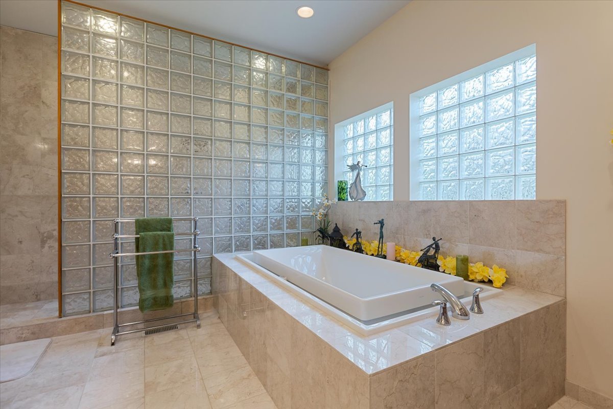 3464 Old Mill Rd Highland Park, IL 60035