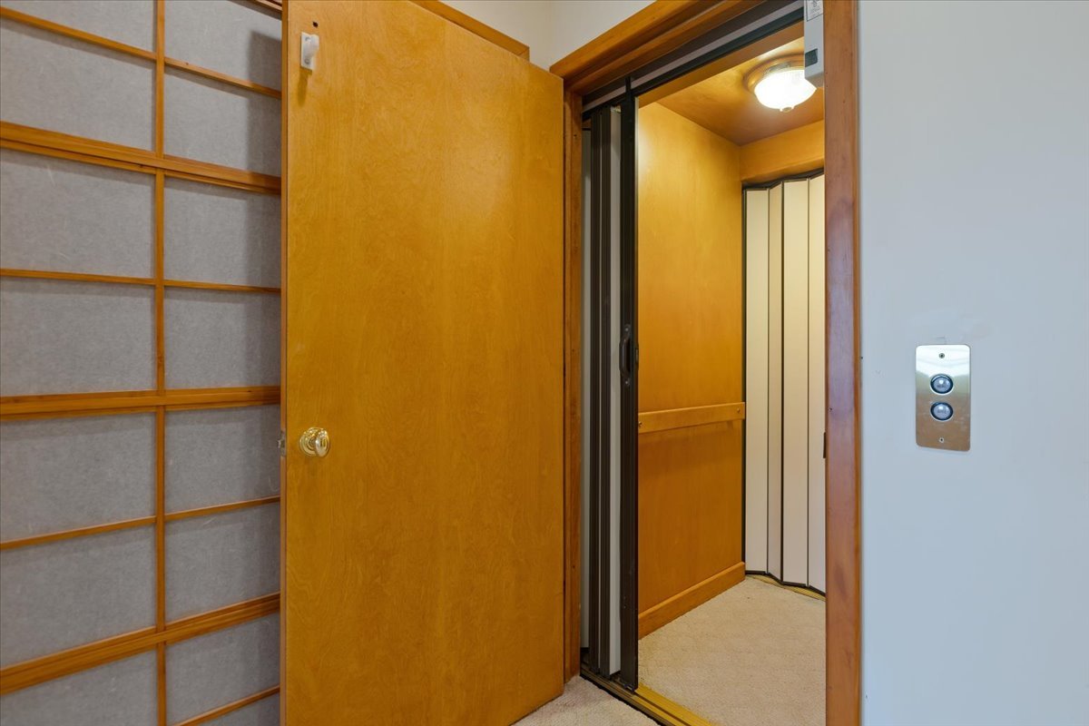 3464 Old Mill Rd Highland Park, IL 60035