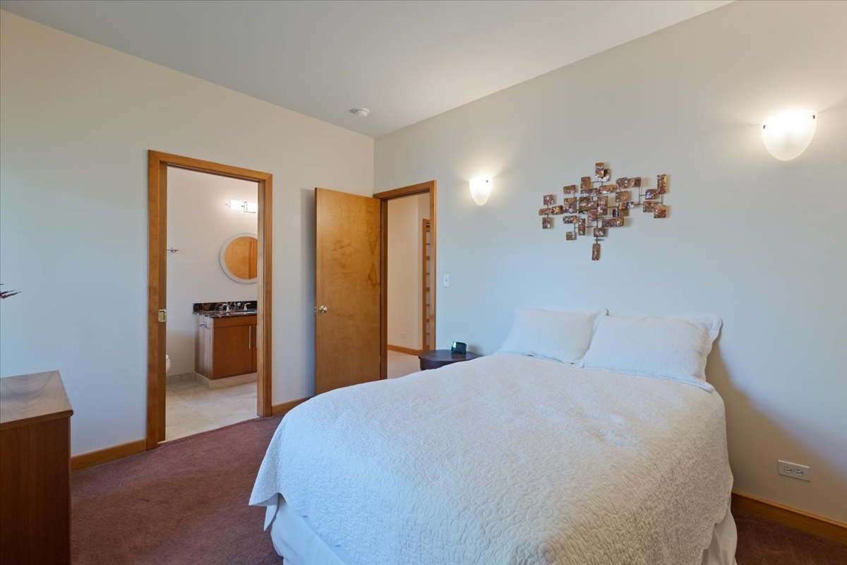 3464 Old Mill Rd Highland Park, IL 60035