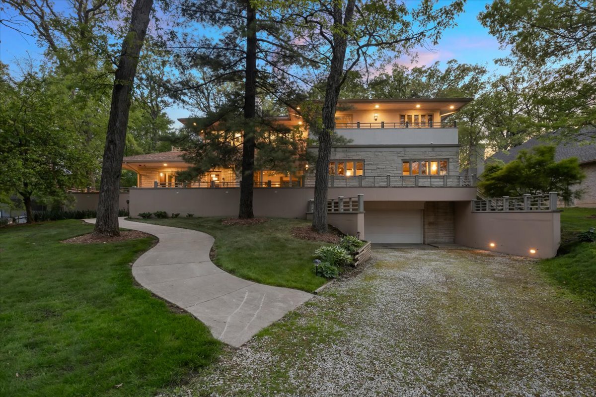 3464 Old Mill Rd Highland Park, IL 60035