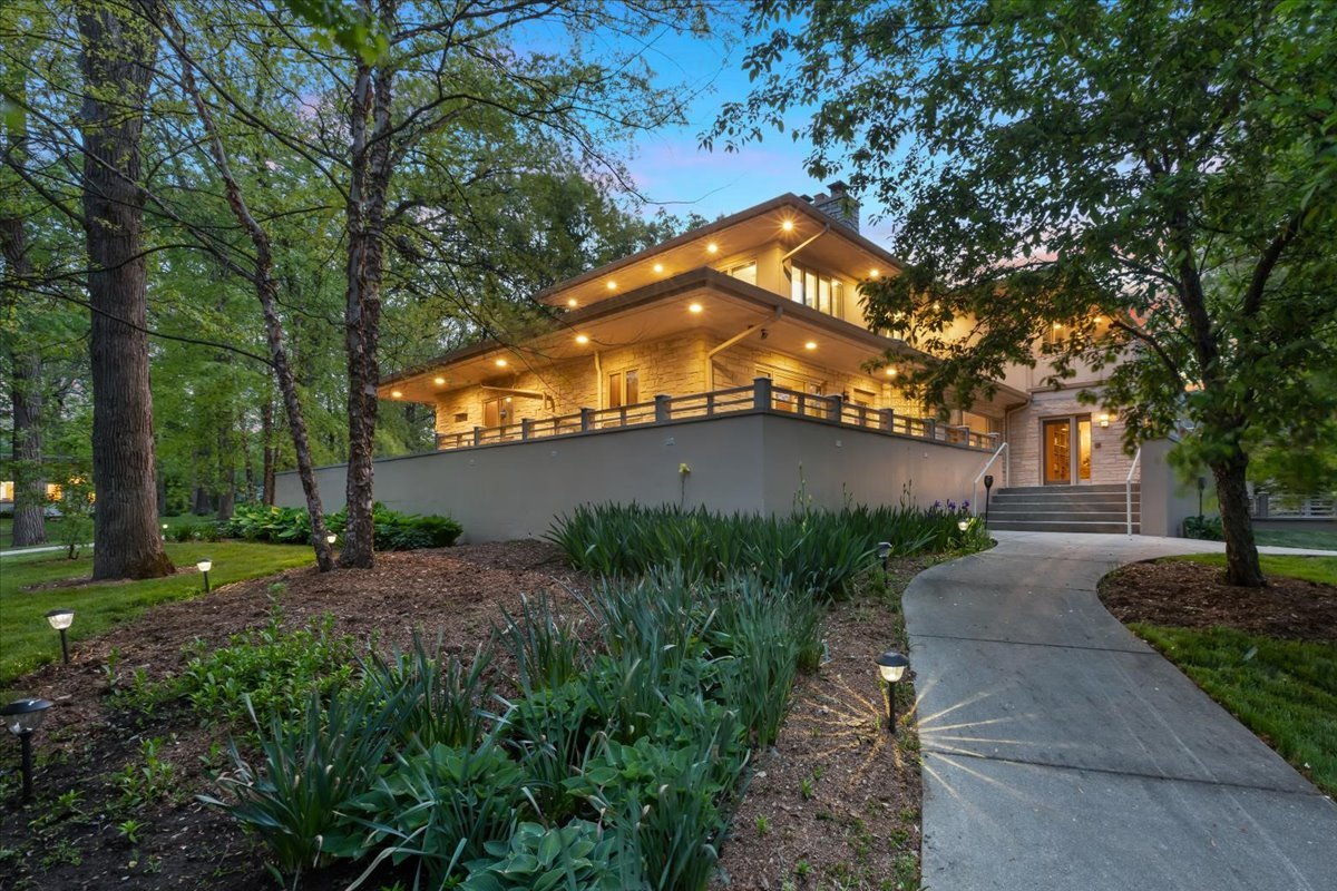 3464 Old Mill Rd Highland Park, IL 60035