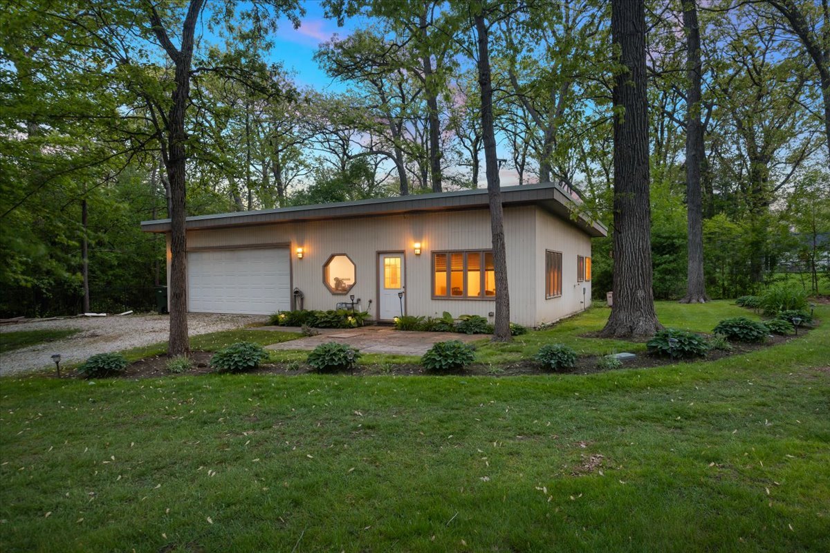 3464 Old Mill Rd Highland Park, IL 60035