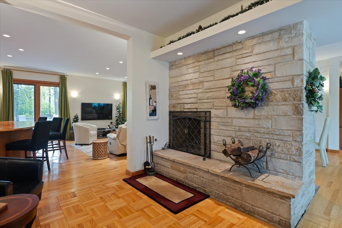 3464 Old Mill Rd Highland Park, IL 60035