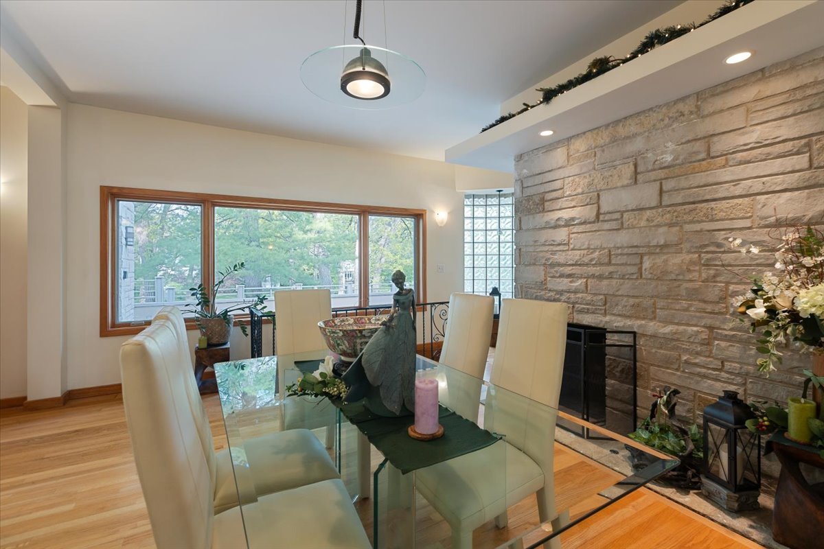 3464 Old Mill Rd Highland Park, IL 60035