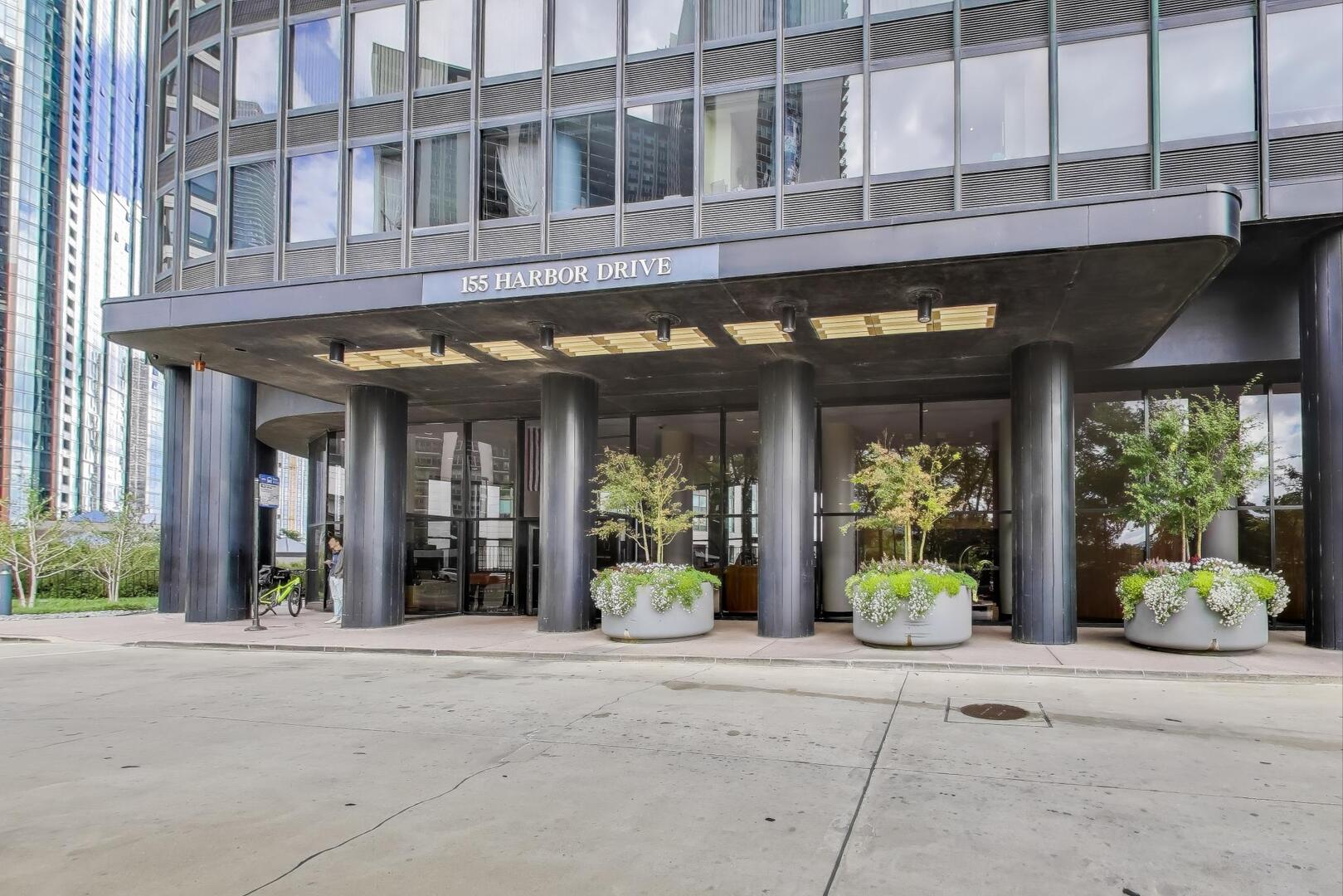 155 N Hbr Dr #3301-3302-3314 Chicago, IL 60601