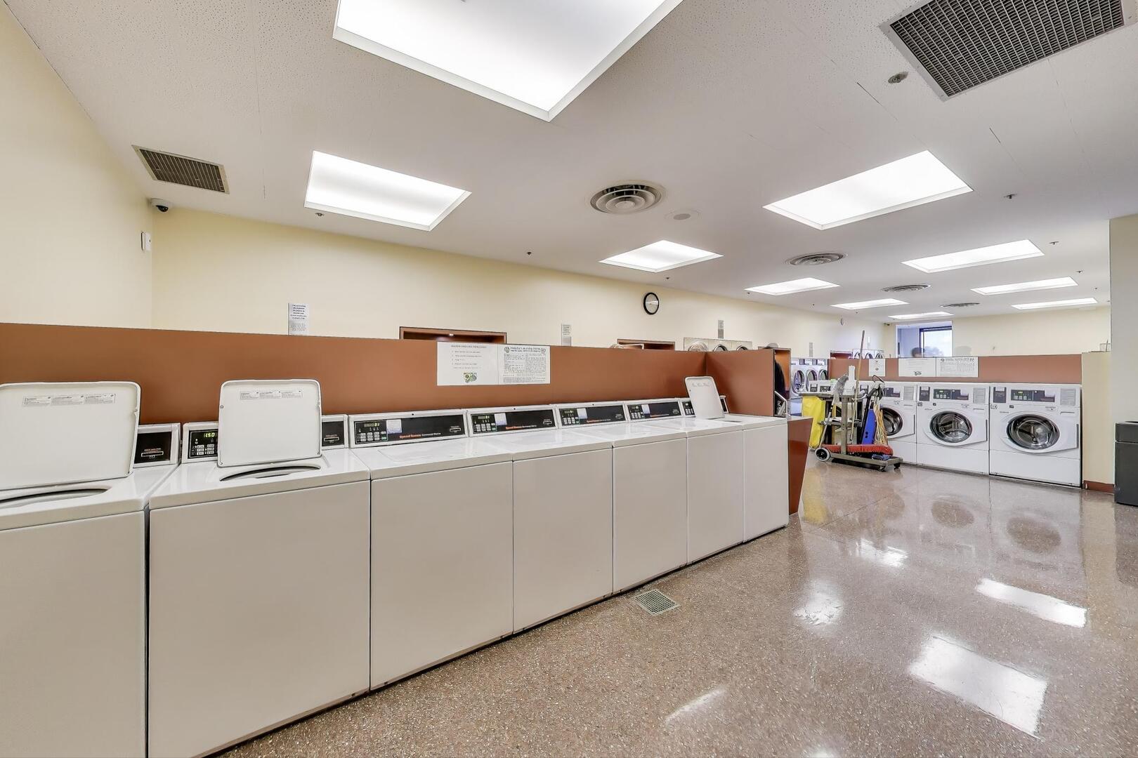 155 N Hbr Dr #3301-3302-3314 Chicago, IL 60601