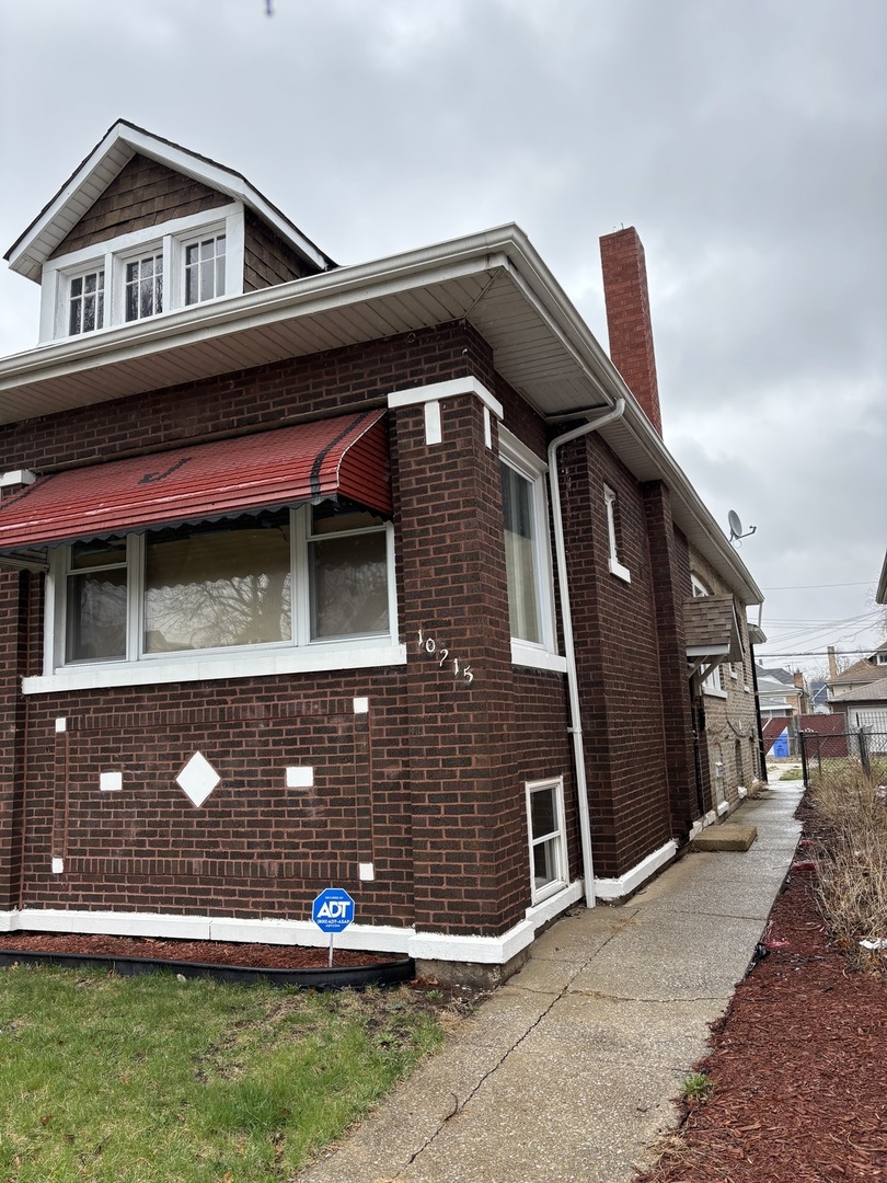 10215 S Emerald Ave Chicago, IL 60628