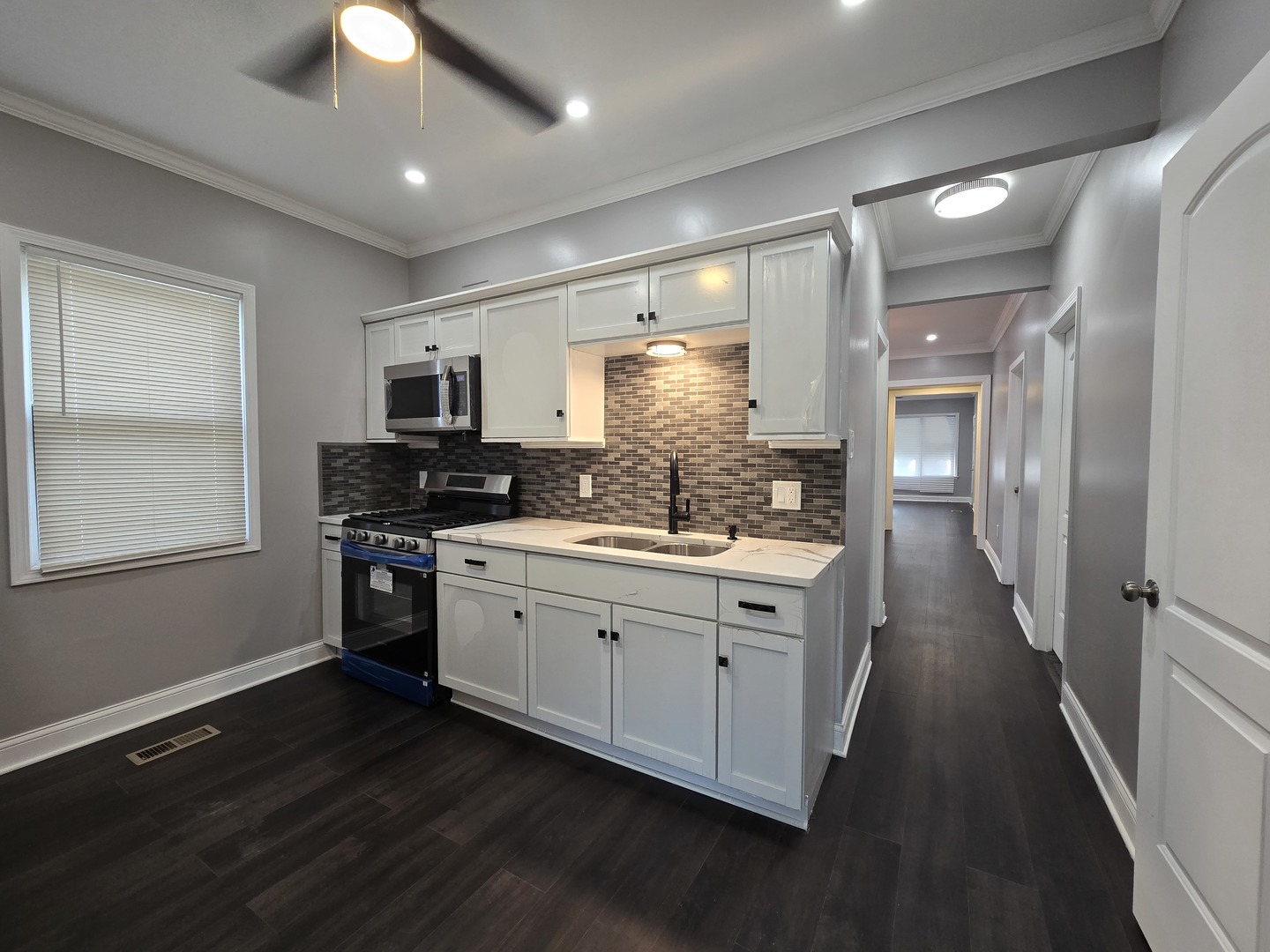 10215 S Emerald Ave Chicago, IL 60628