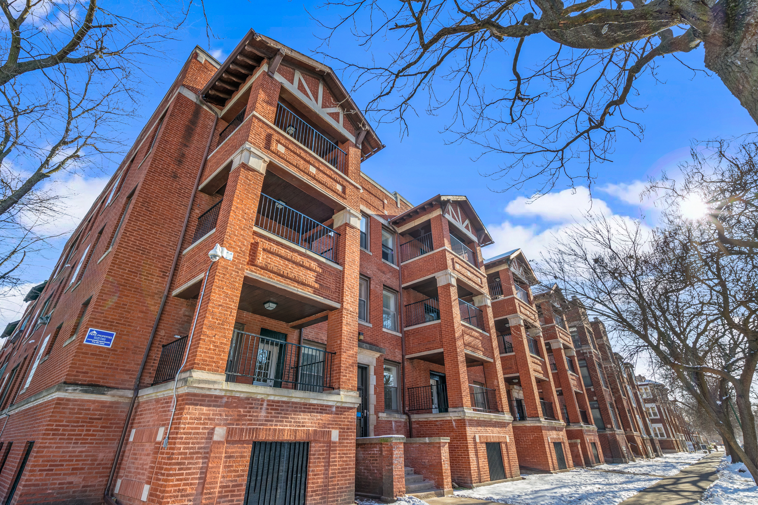5401 S University Ave #1