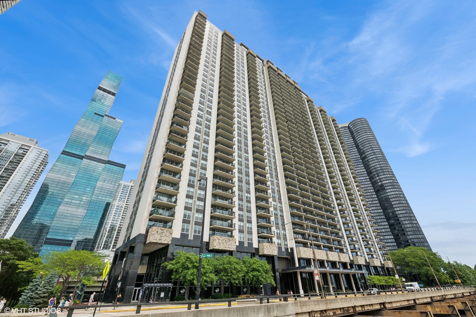 400 E Randolph St #2902