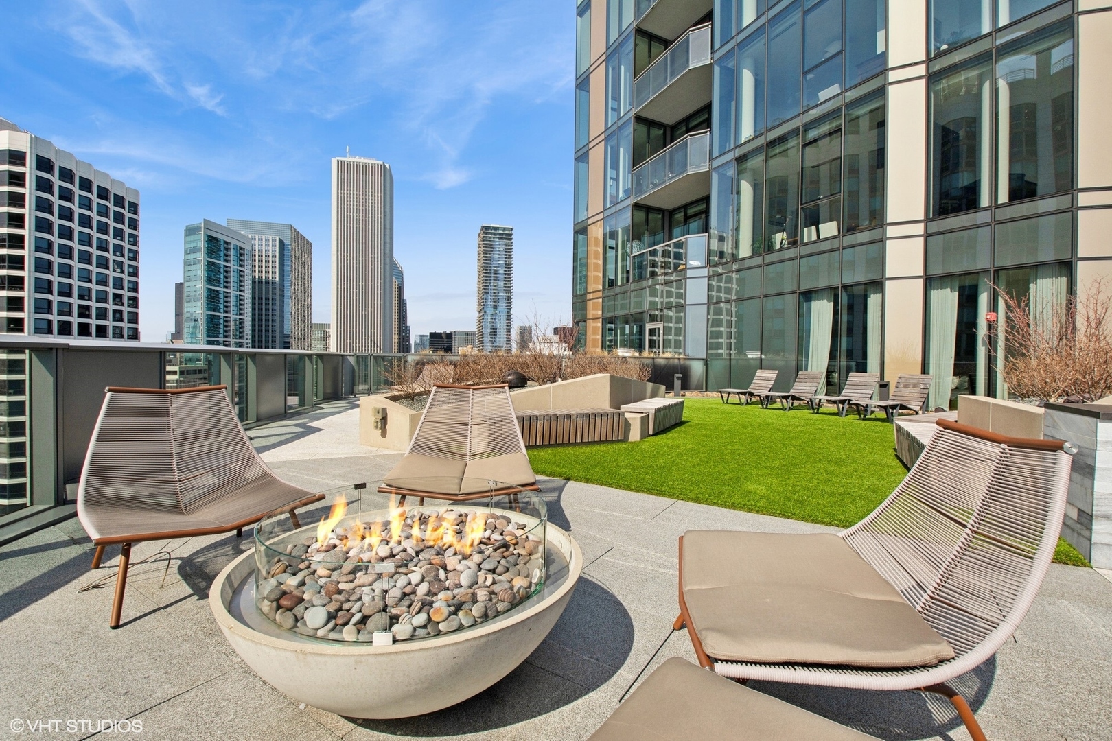 211 N Hbr Dr #1307 Chicago, IL 60601