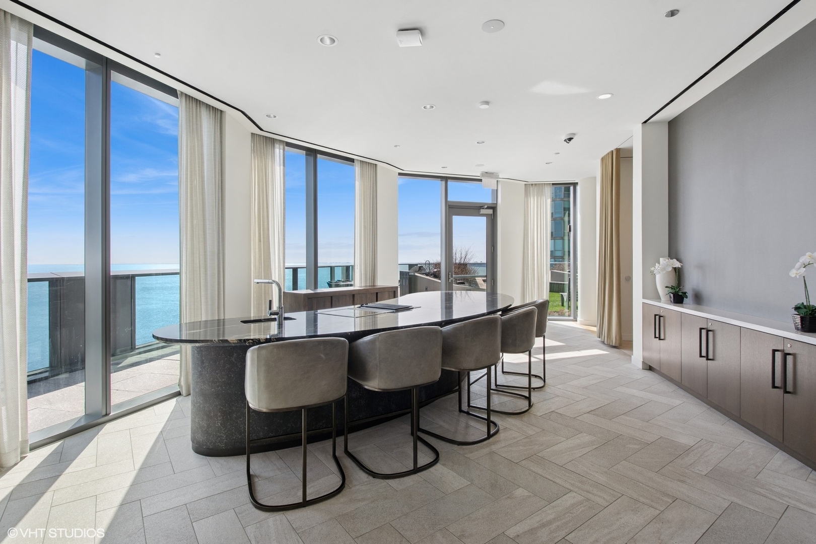 211 N Hbr Dr #1307 Chicago, IL 60601