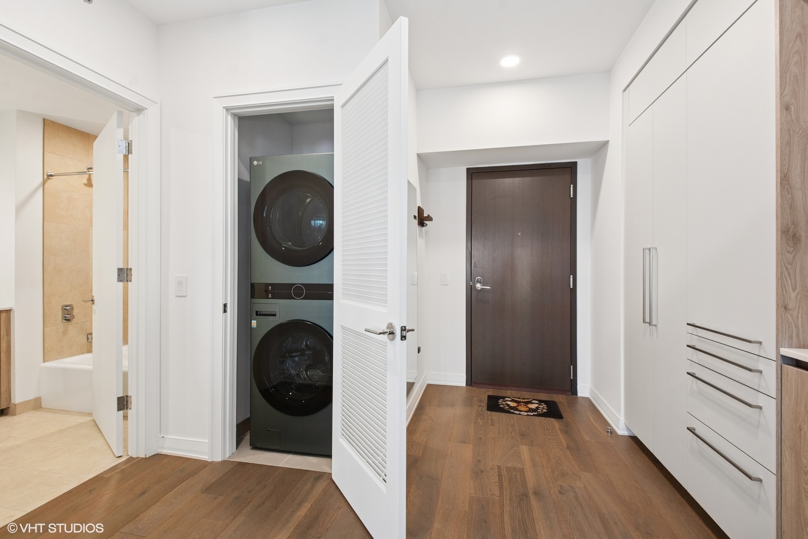 211 N Hbr Dr #1307 Chicago, IL 60601