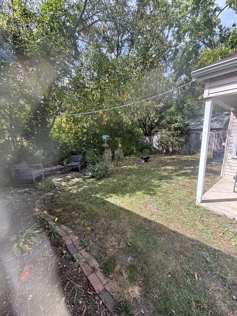 926 Cedar St Deerfield, IL 60015