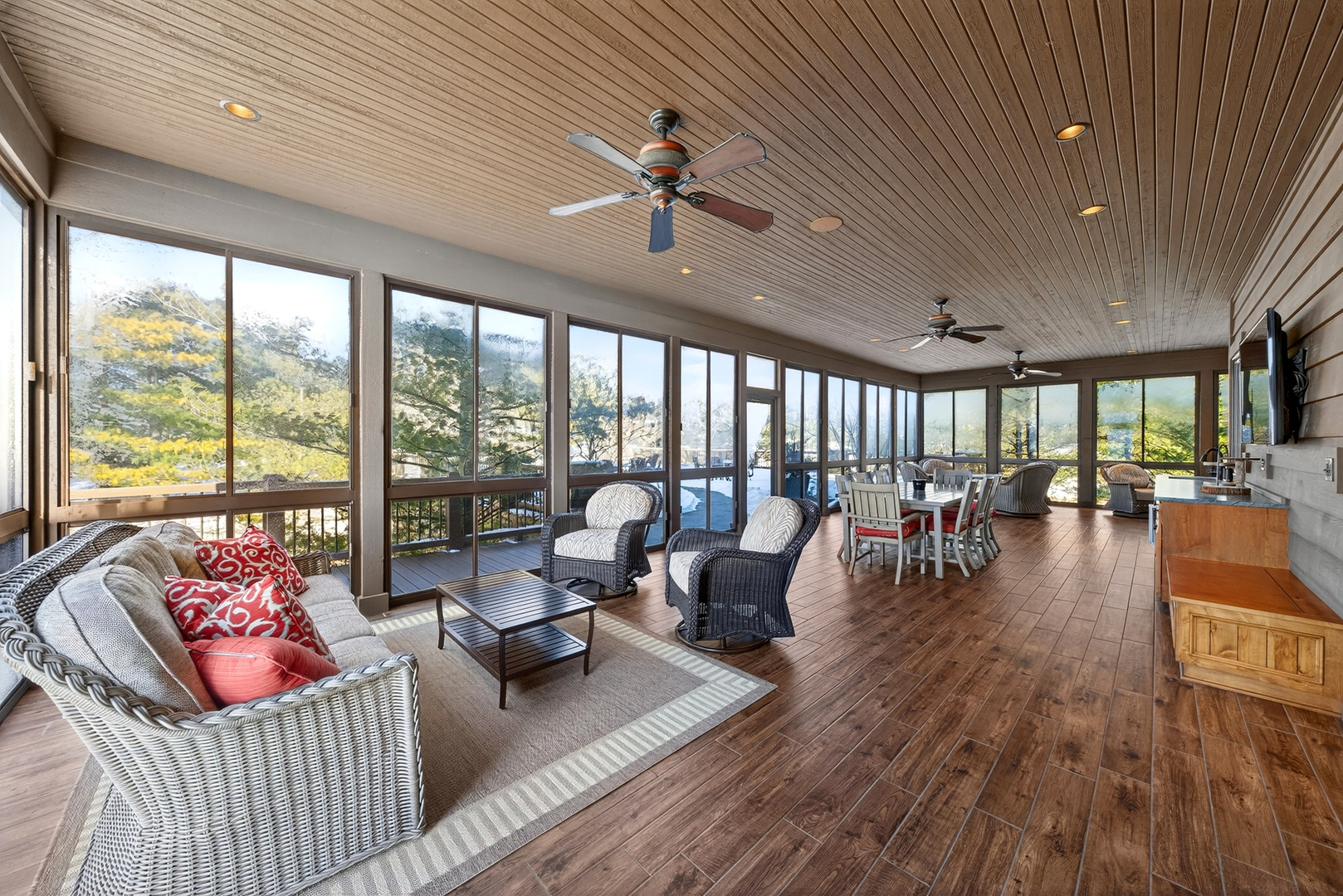 0000 Brookdale Rd Woodstock, IL 60098