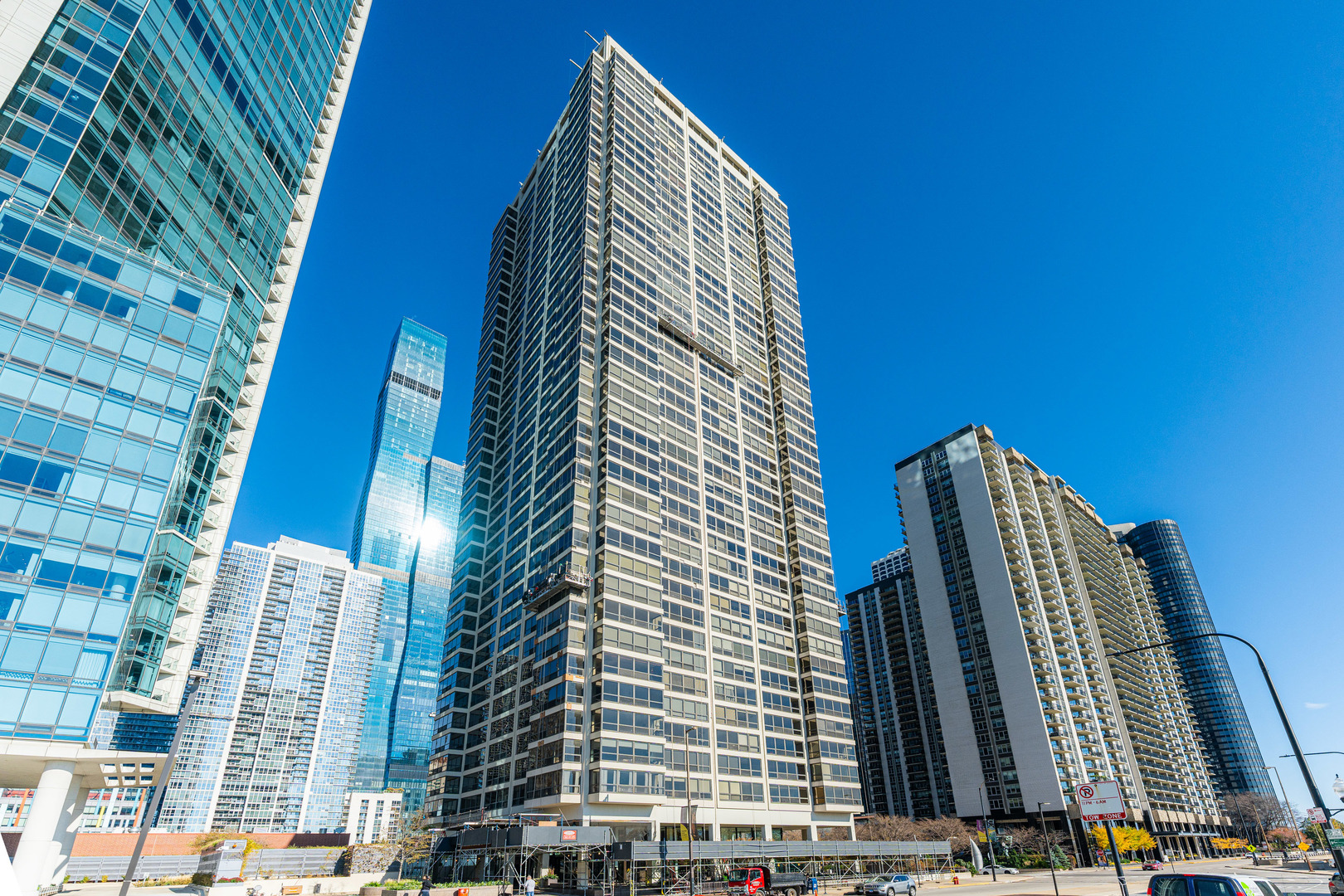 360 E RANDOLPH St #2102