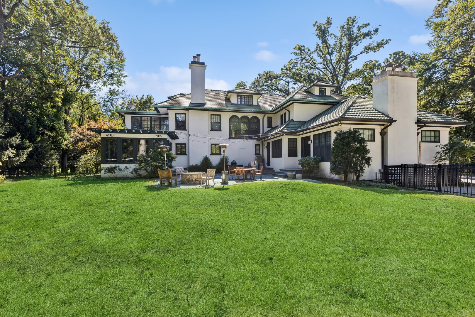 2855 Sheridan Pl Evanston, IL 60201