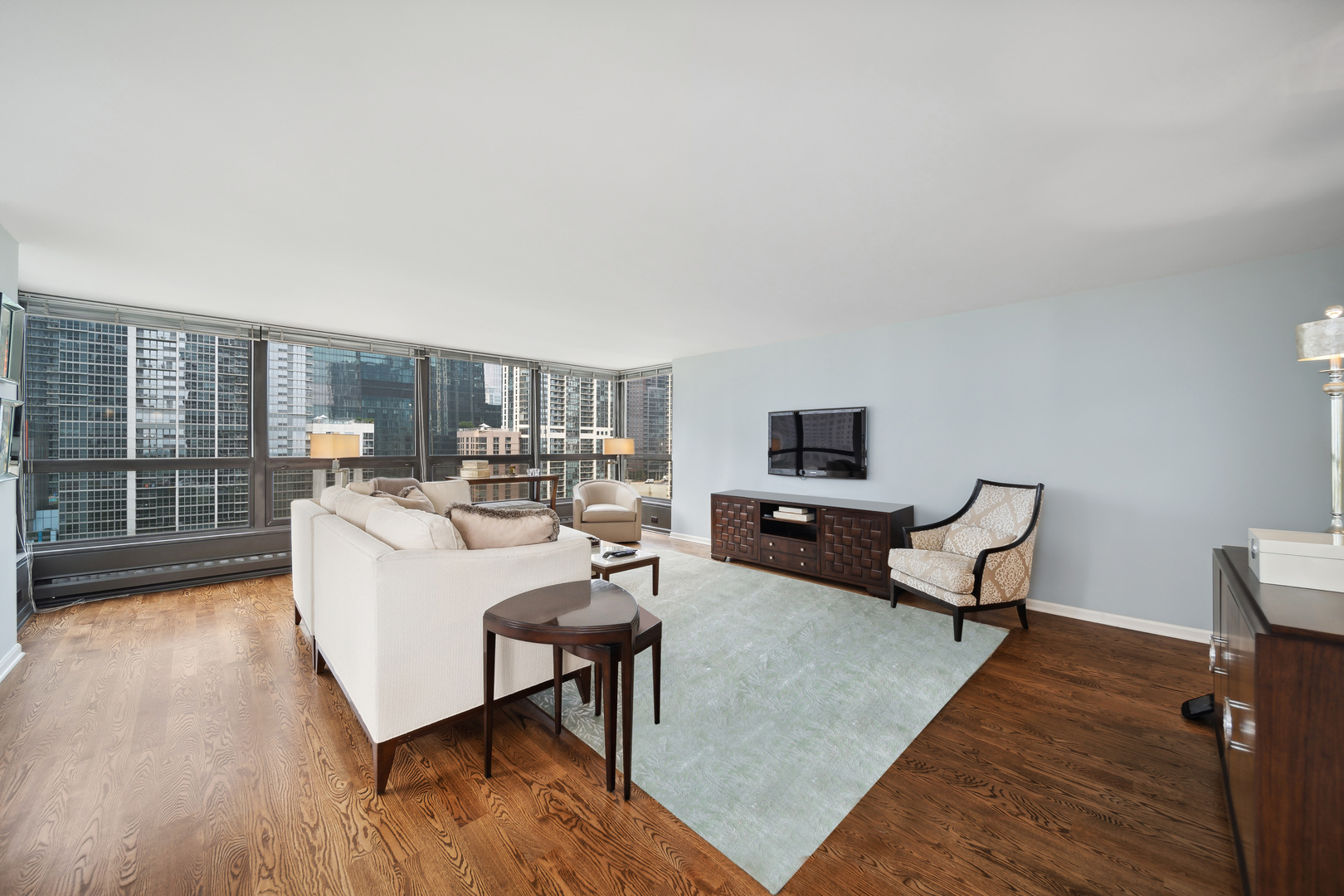 360 E Randolph St #905