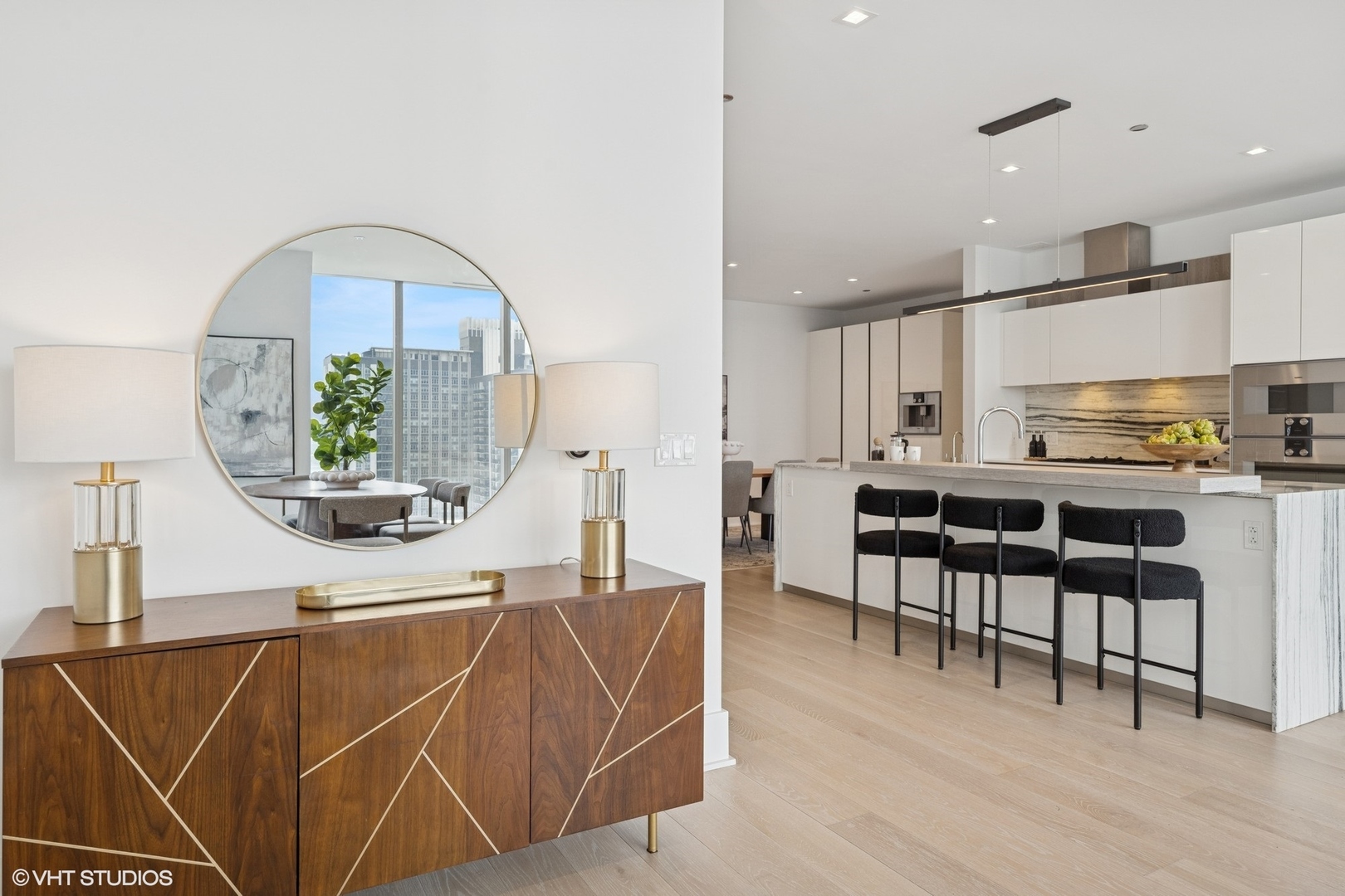 363 E Wacker Dr #1903 Chicago, IL 60601