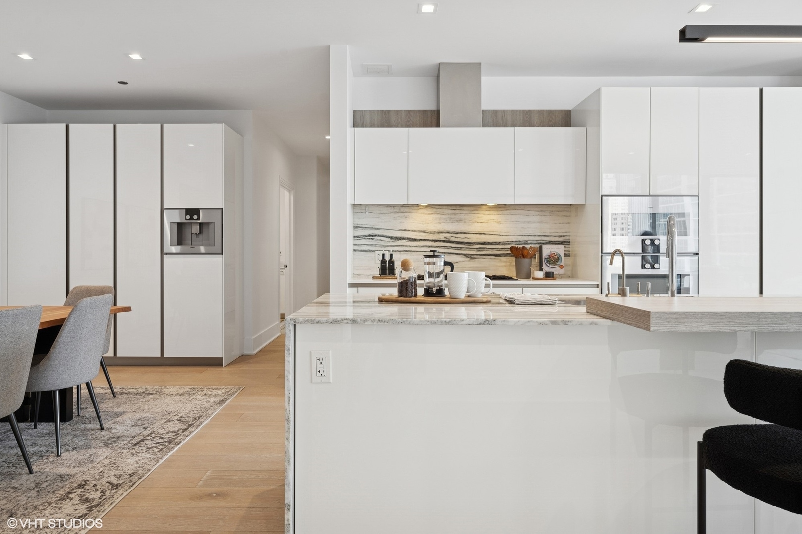 363 E Wacker Dr #1903 Chicago, IL 60601