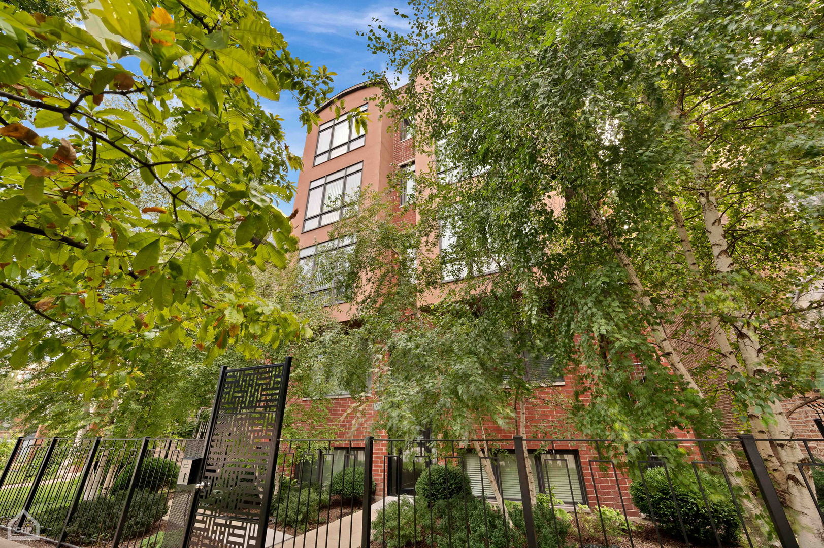 4417 S Indiana Ave Chicago, IL 60653