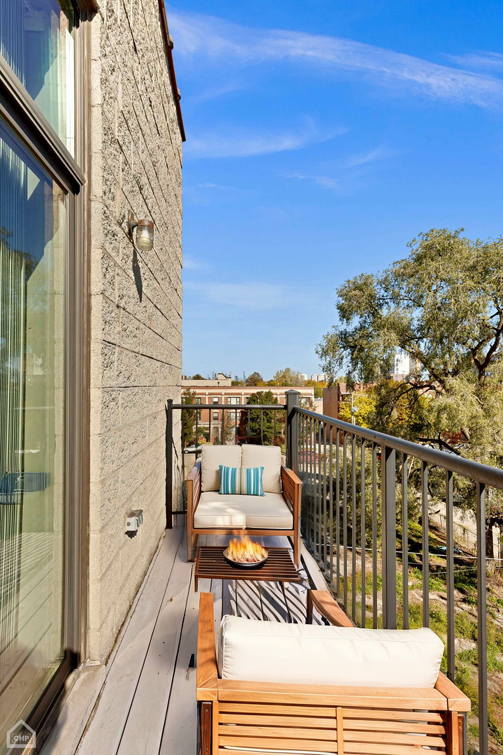 4417 S Indiana Ave Chicago, IL 60653