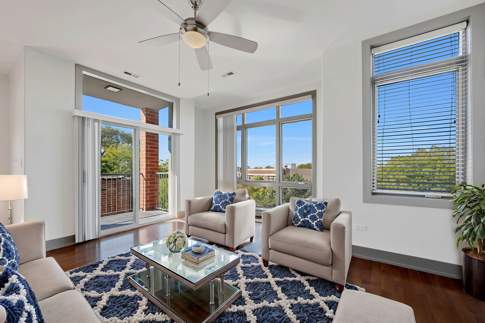 4417 S Indiana Ave Chicago, IL 60653