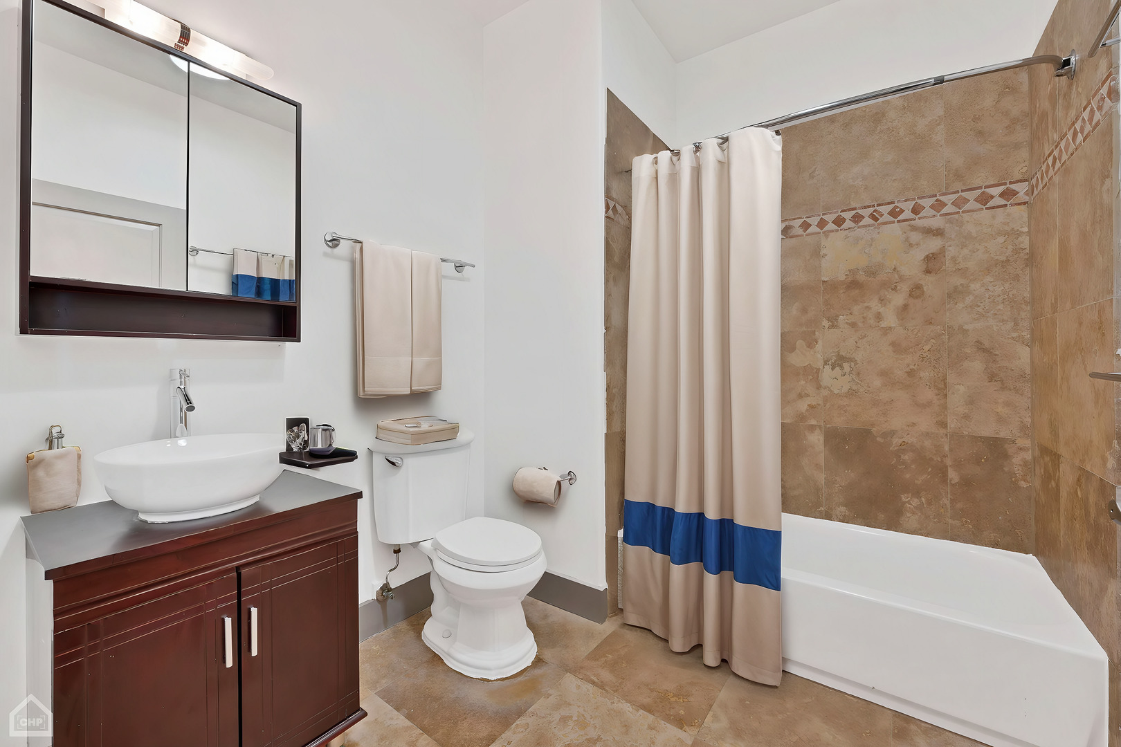 4417 S Indiana Ave Chicago, IL 60653