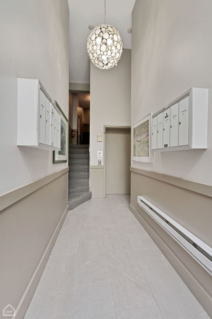 4417 S Indiana Ave Chicago, IL 60653