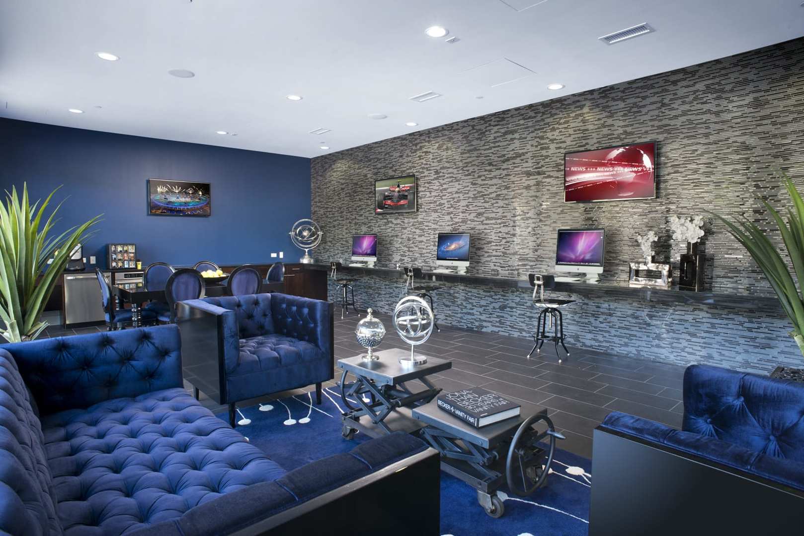 1720 Central St #409 Evanston, IL 60201