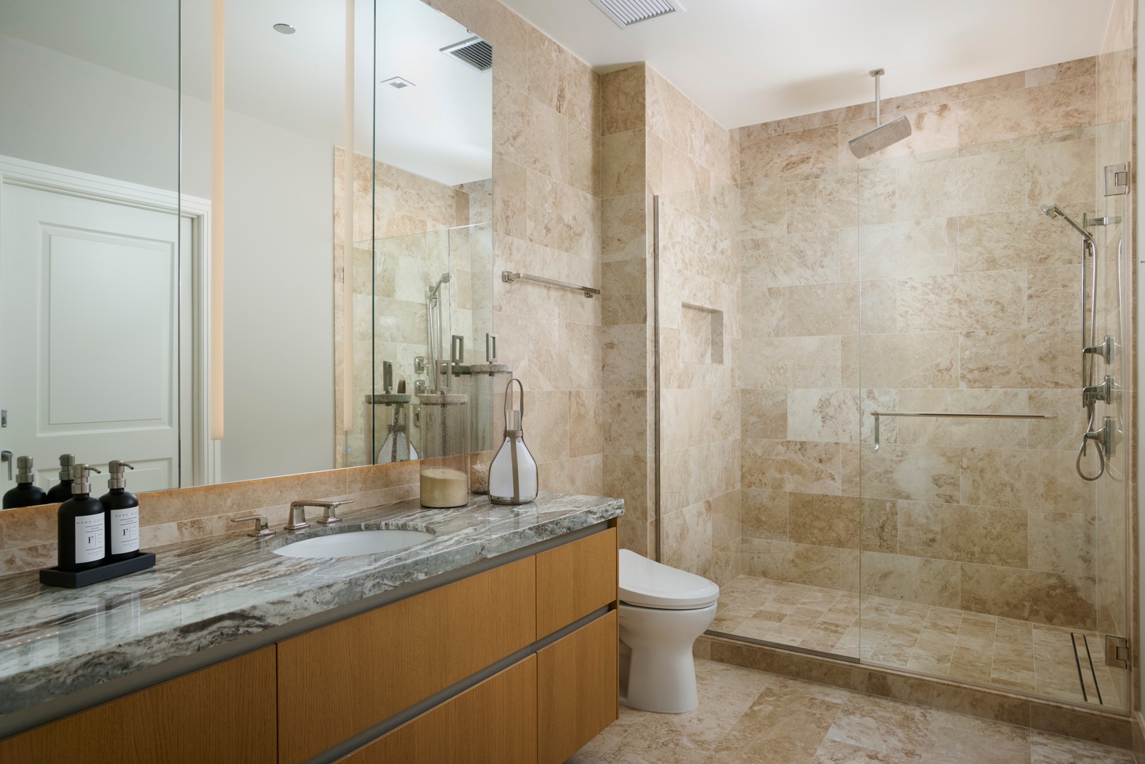 363 E Wacker Dr #6106 Chicago, IL 60601