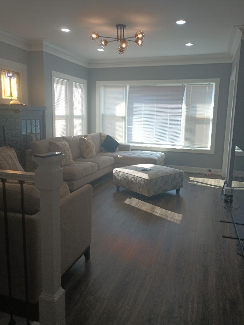 7435 S Indiana Ave Chicago, IL 60619