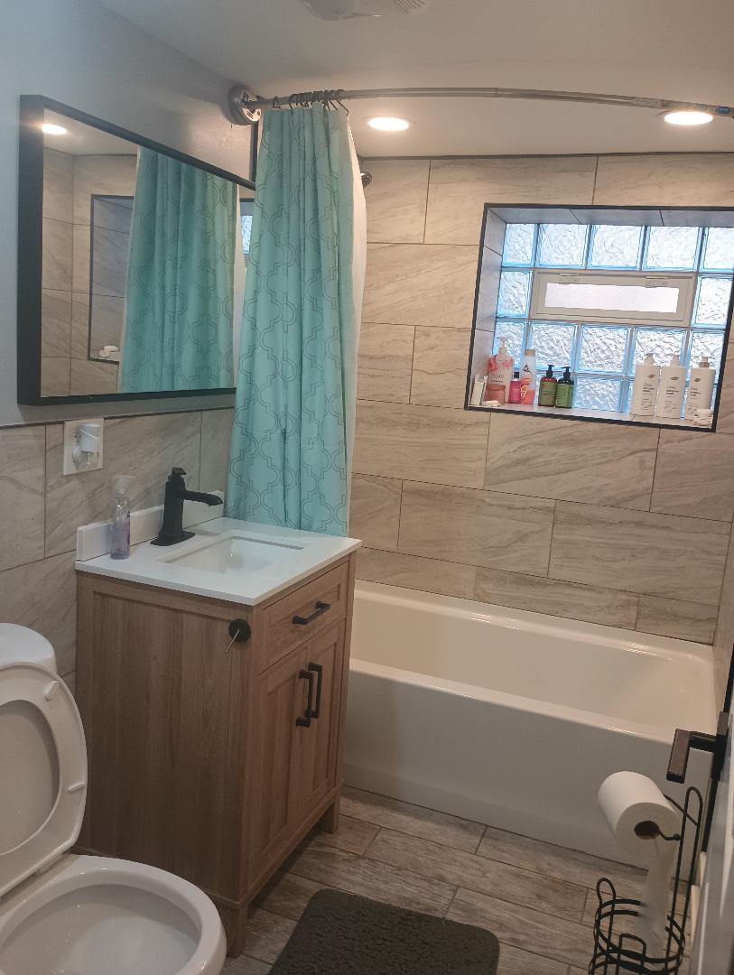 7435 S Indiana Ave Chicago, IL 60619