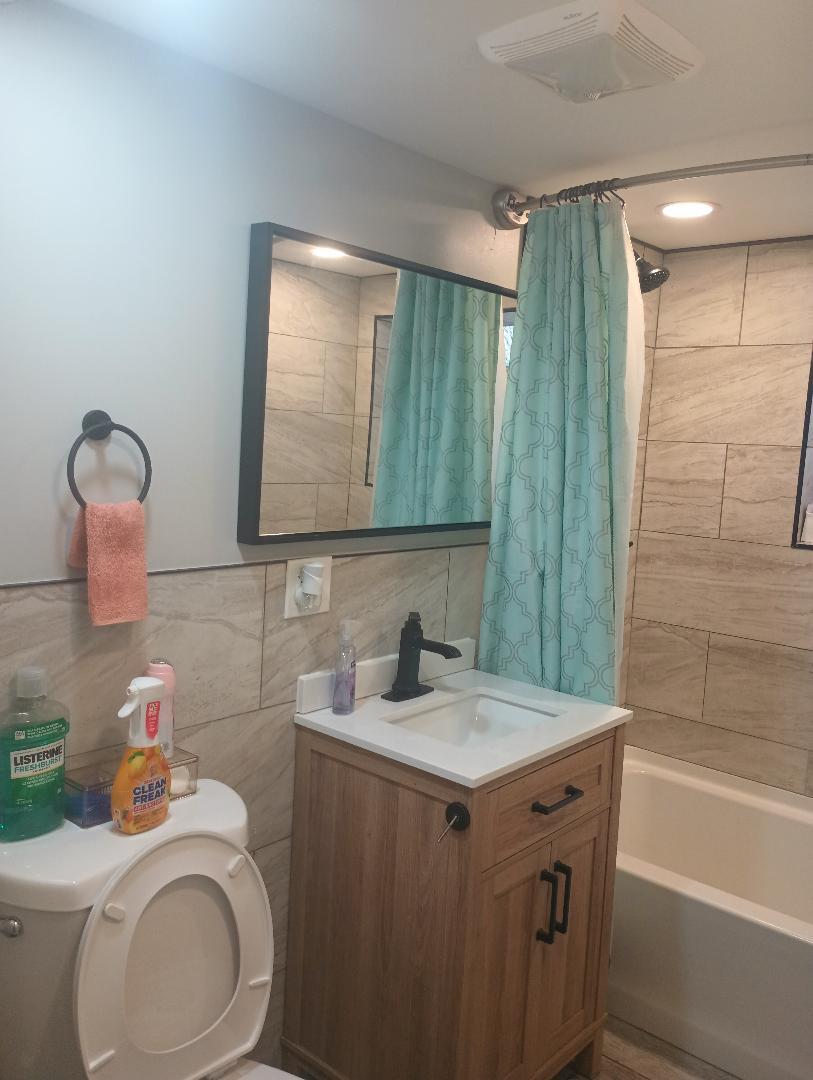 7435 S Indiana Ave Chicago, IL 60619