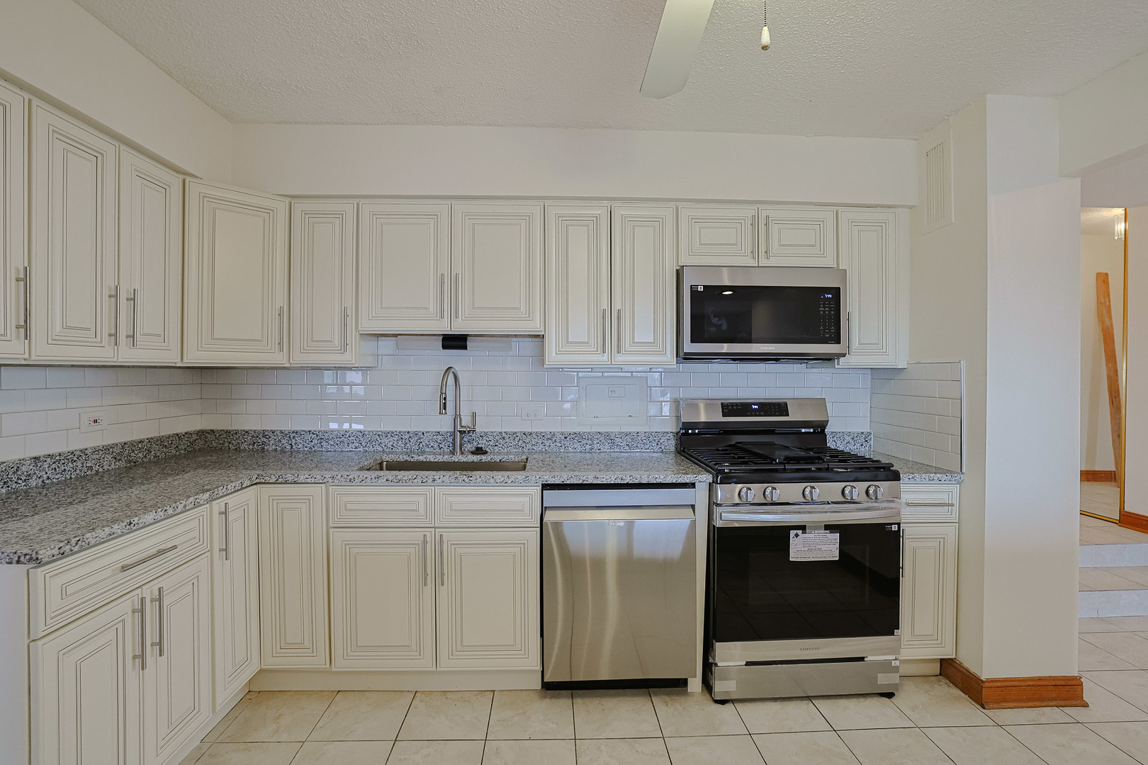 8815 W Golf Rd #6I Niles, IL 60714