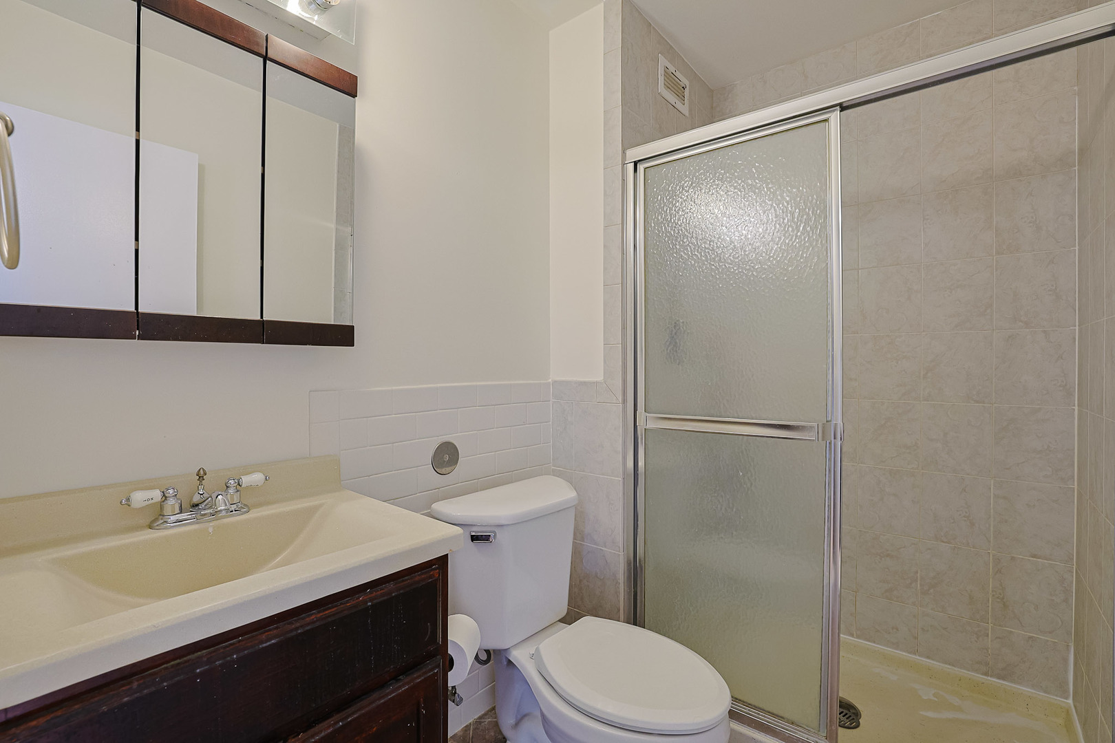 8815 W Golf Rd #6I Niles, IL 60714