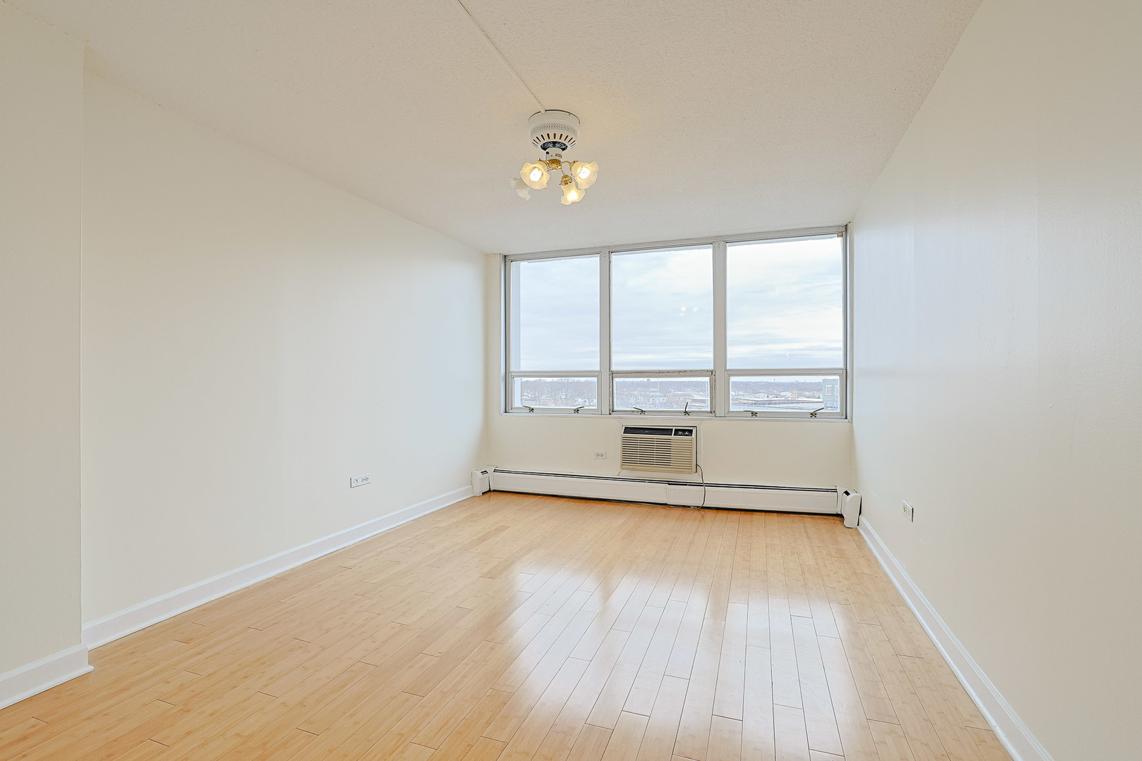 8815 W Golf Rd #6I Niles, IL 60714