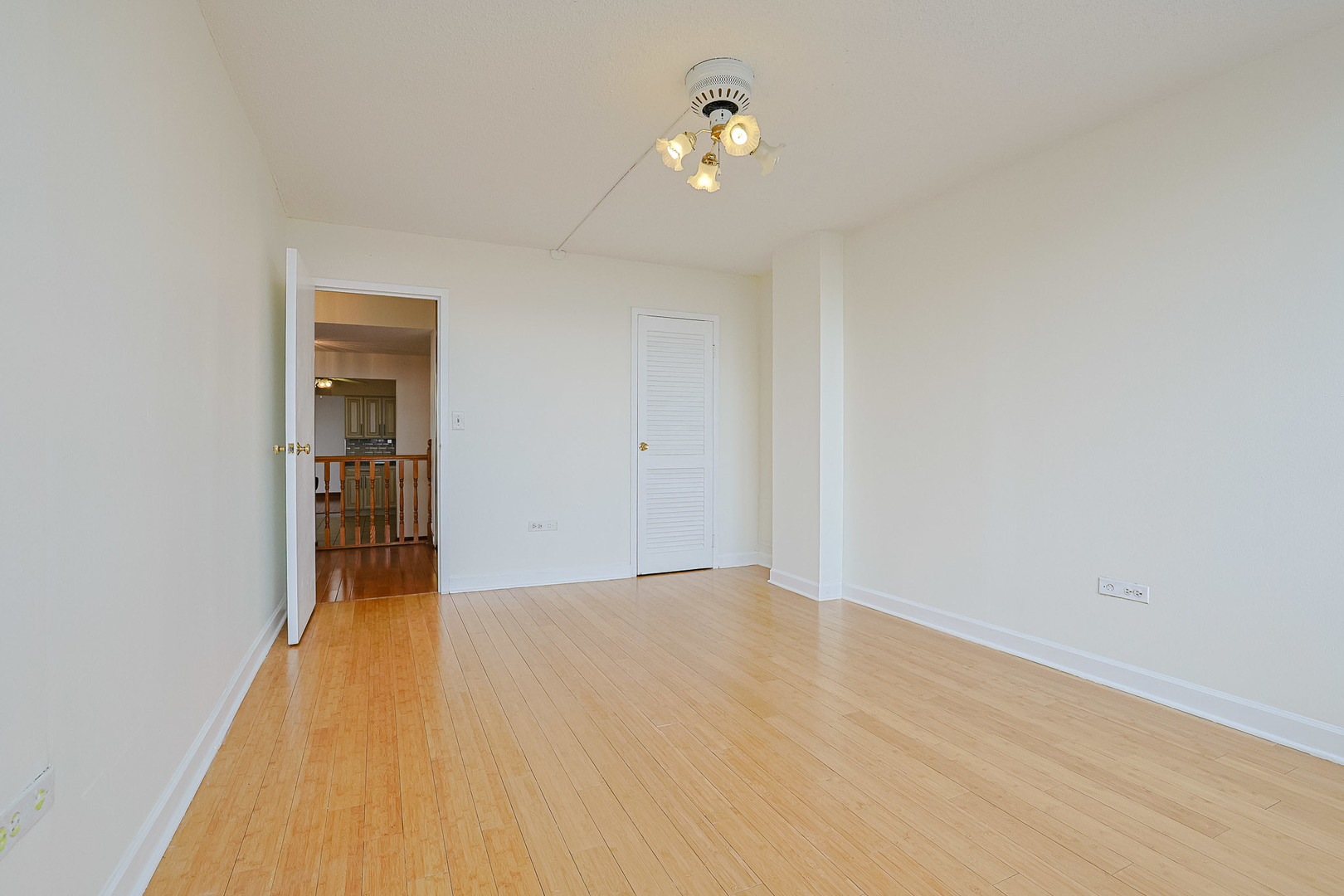 8815 W Golf Rd #6I Niles, IL 60714