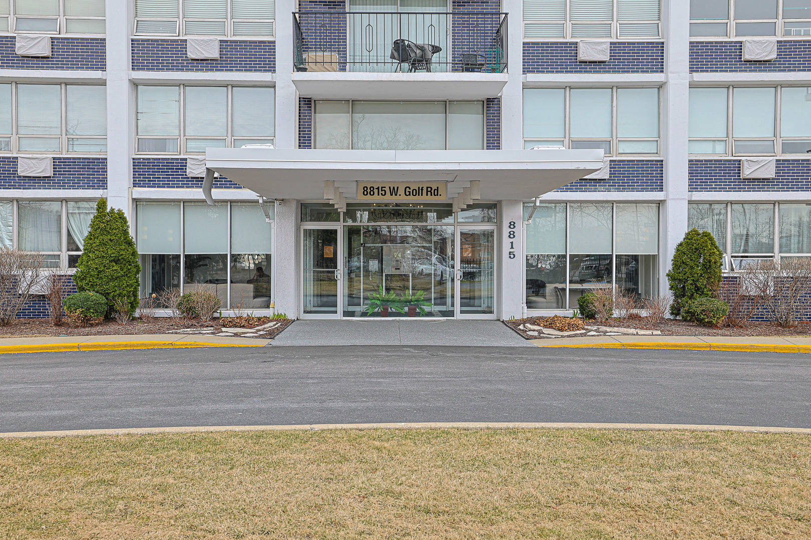 8815 W Golf Rd #6I Niles, IL 60714