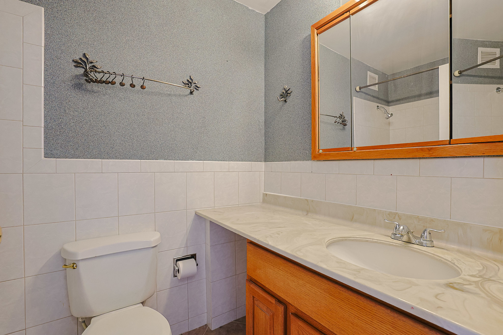 8815 W Golf Rd #6I Niles, IL 60714