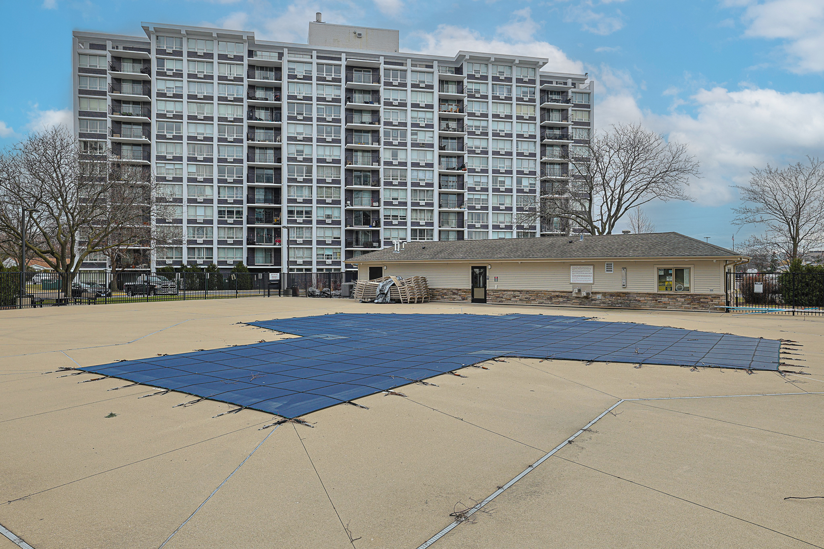 8815 W Golf Rd #6I Niles, IL 60714