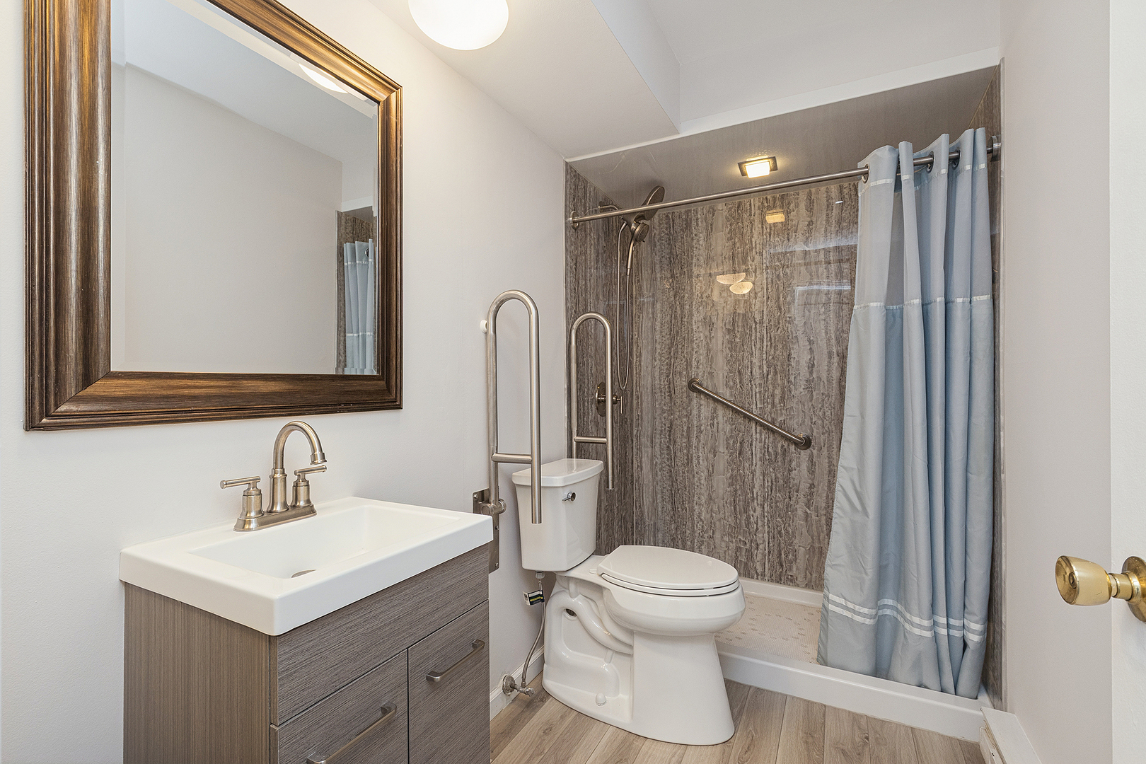 3001 Heritage Dr #106 Joliet, IL 60435