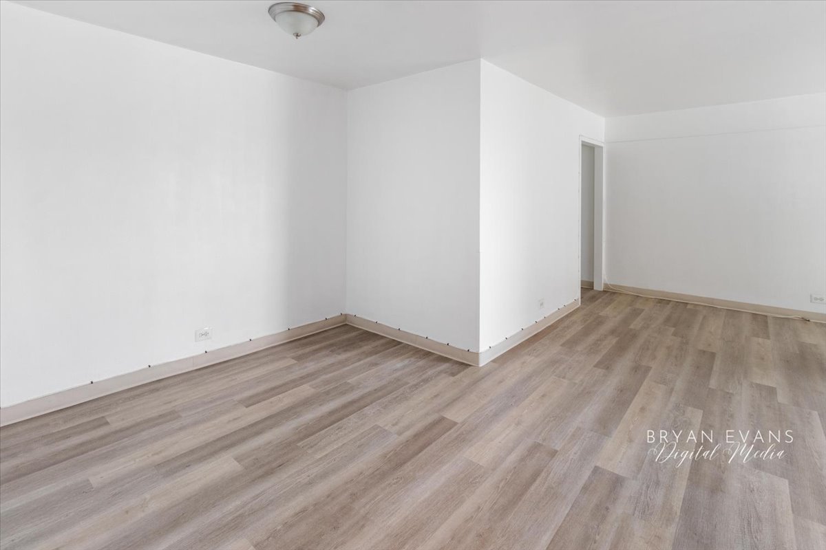 7337 S South Shr Dr #307 Chicago, IL 60649