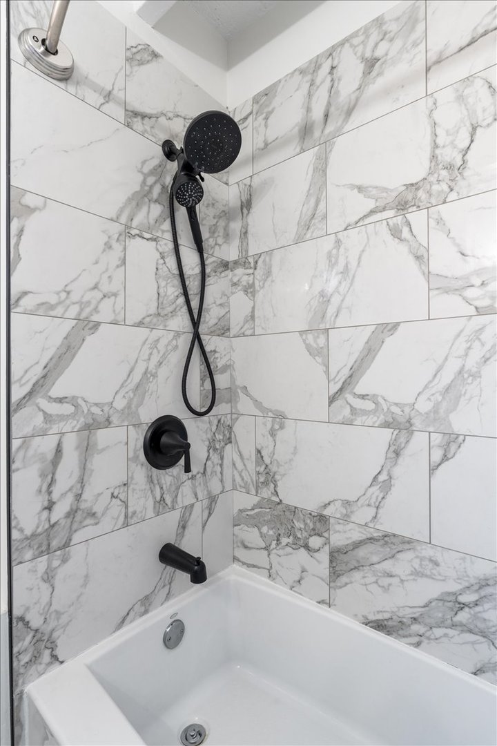 1860 Sherman Ave #7NE Evanston, IL 60201