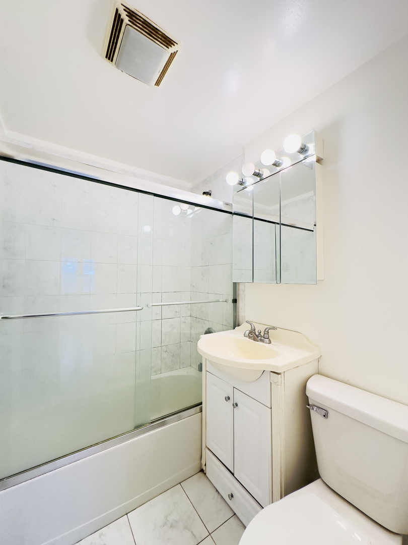 15275 W Walnut Dr Deerfield, IL 60015