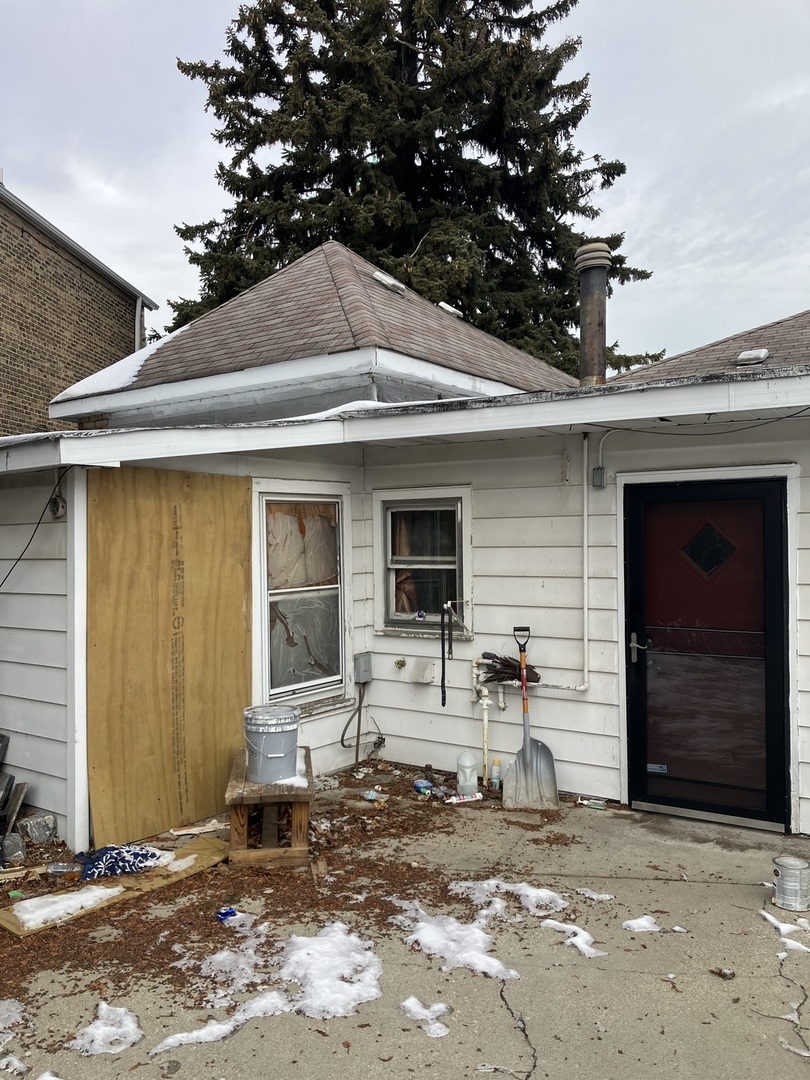 301 156th St Calumet City, IL 60409