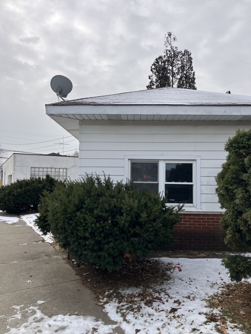 301 156th St Calumet City, IL 60409