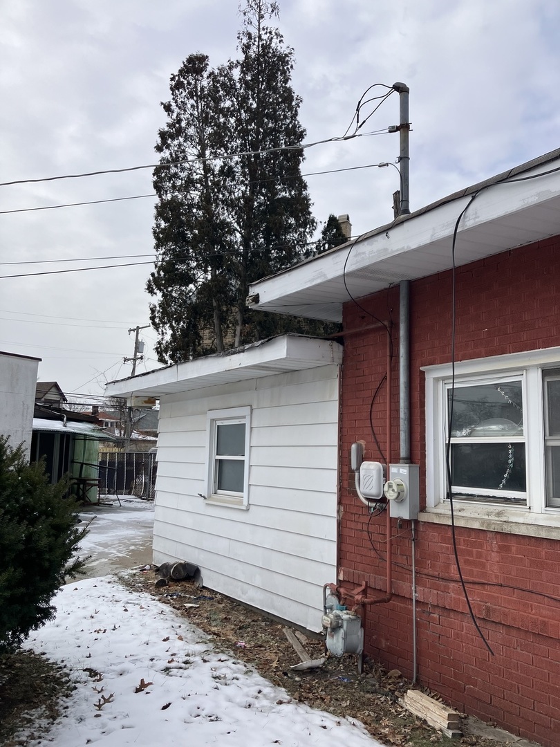 301 156th St Calumet City, IL 60409