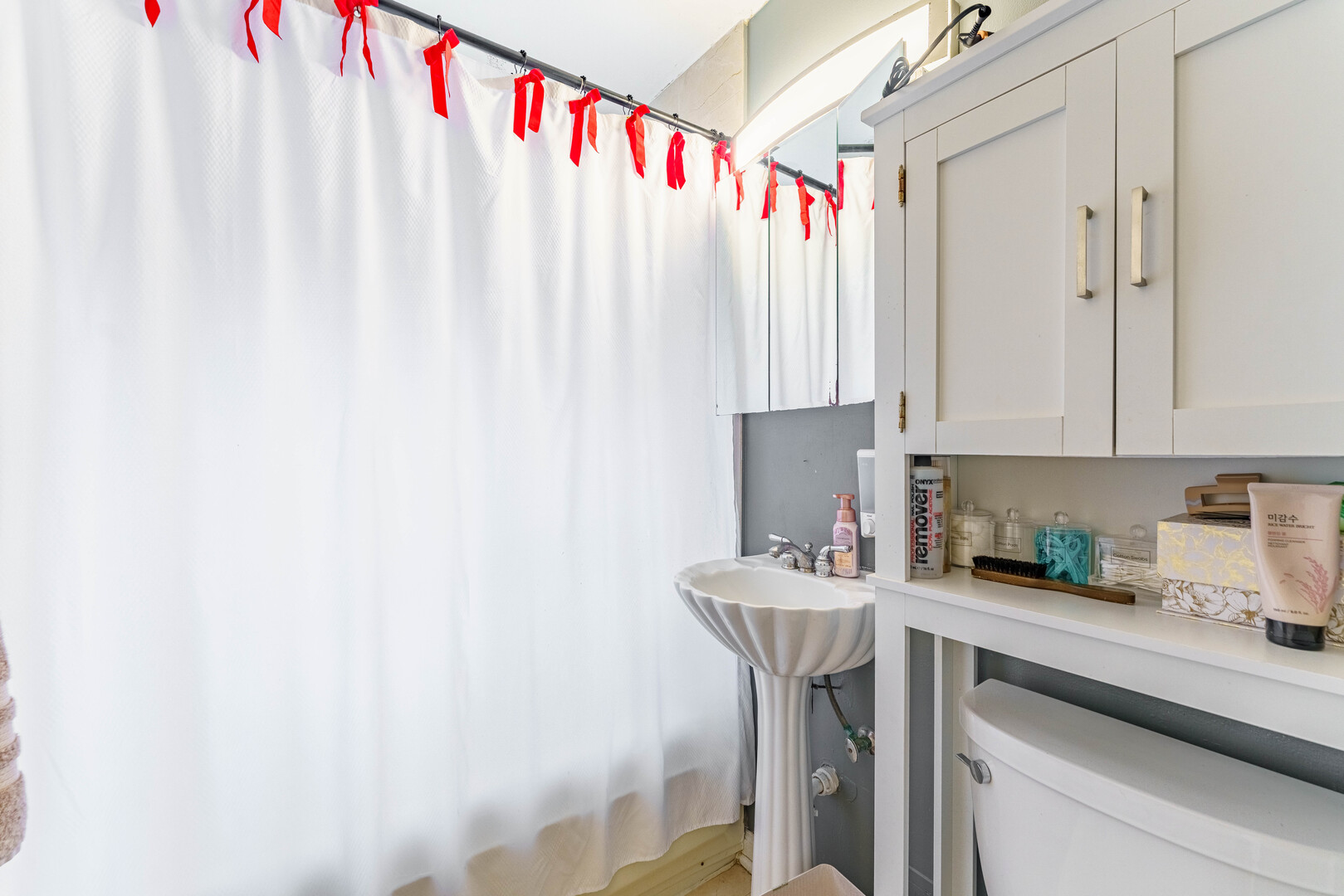 131 Elmwood Ave #2N Evanston, IL 60202