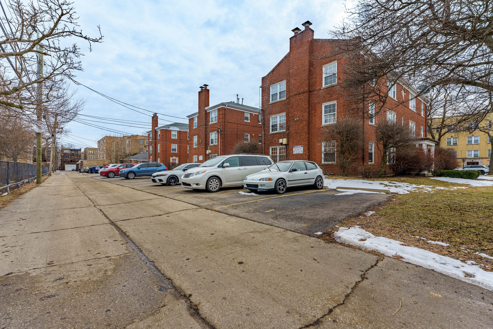 131 Elmwood Ave #2N Evanston, IL 60202